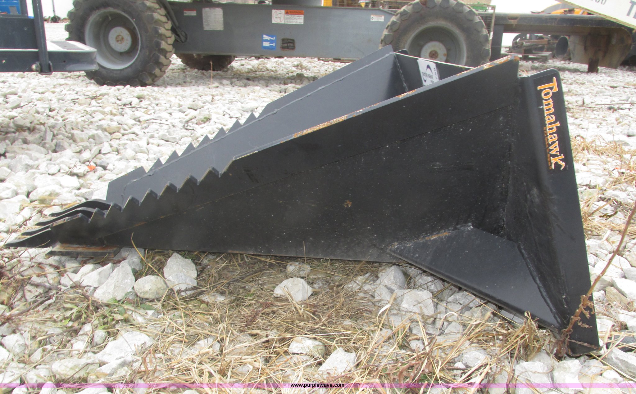 Tomahawk skid steer stump bucket in Omaha, NE Item J8759 sold Purple Wave