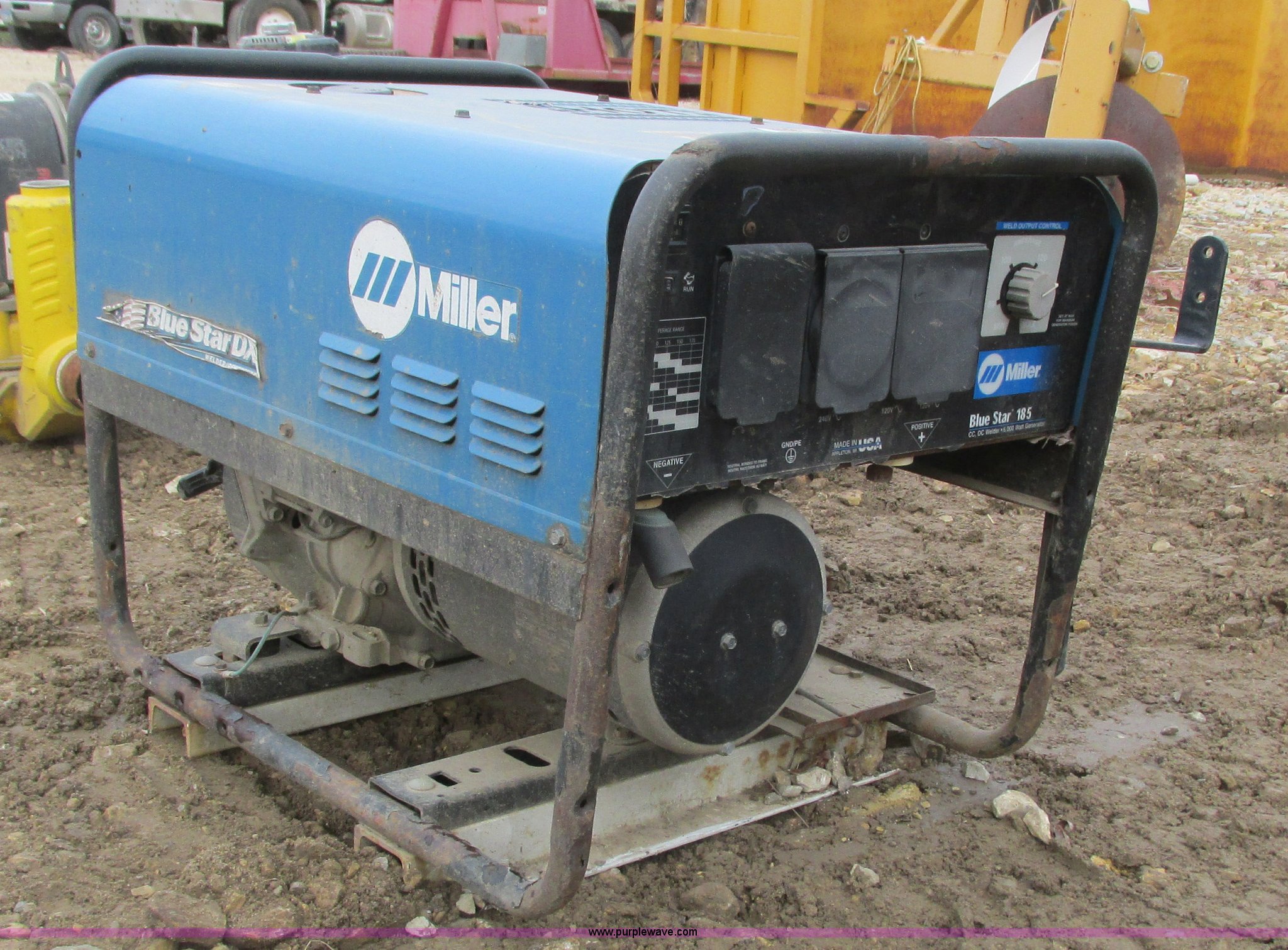 Miller Blue Star DX185 welder/generator in Goodhue, MN Item L3913