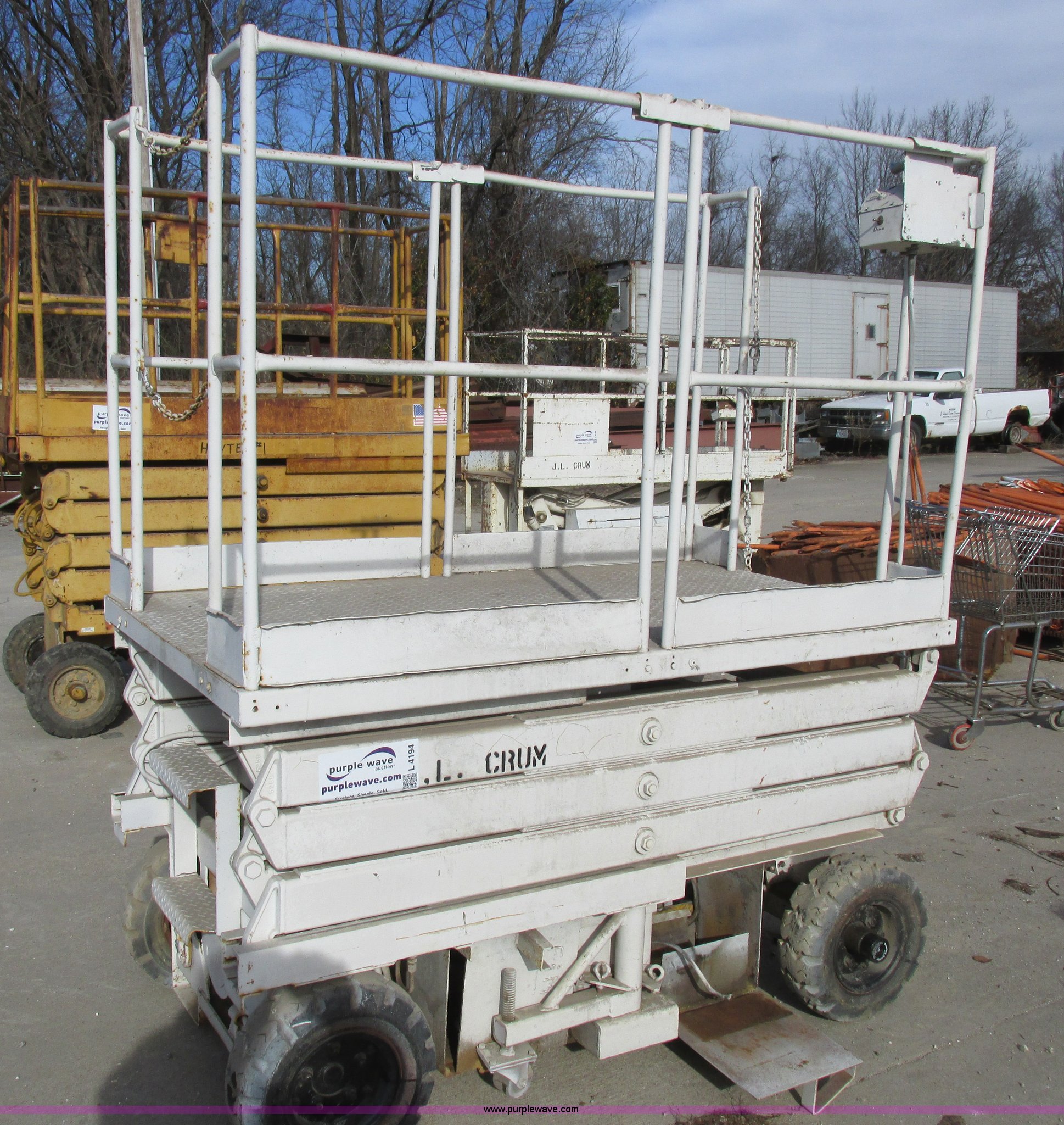 Flying Tiger scissor lift in Columbia, MO Item L4194 sold Purple Wave