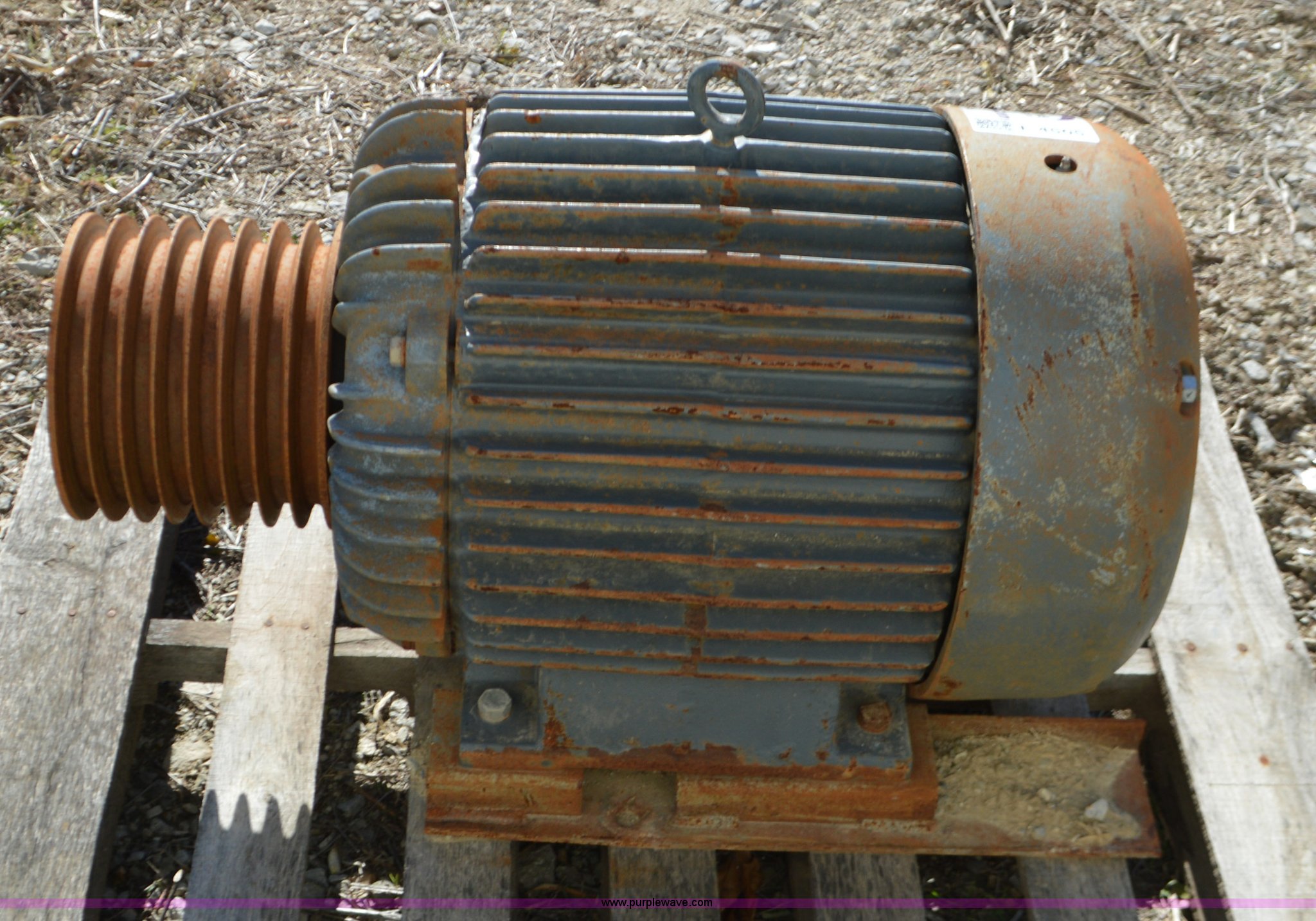 Electric motor in Higginsville, MO Item L4505 sold Purple Wave