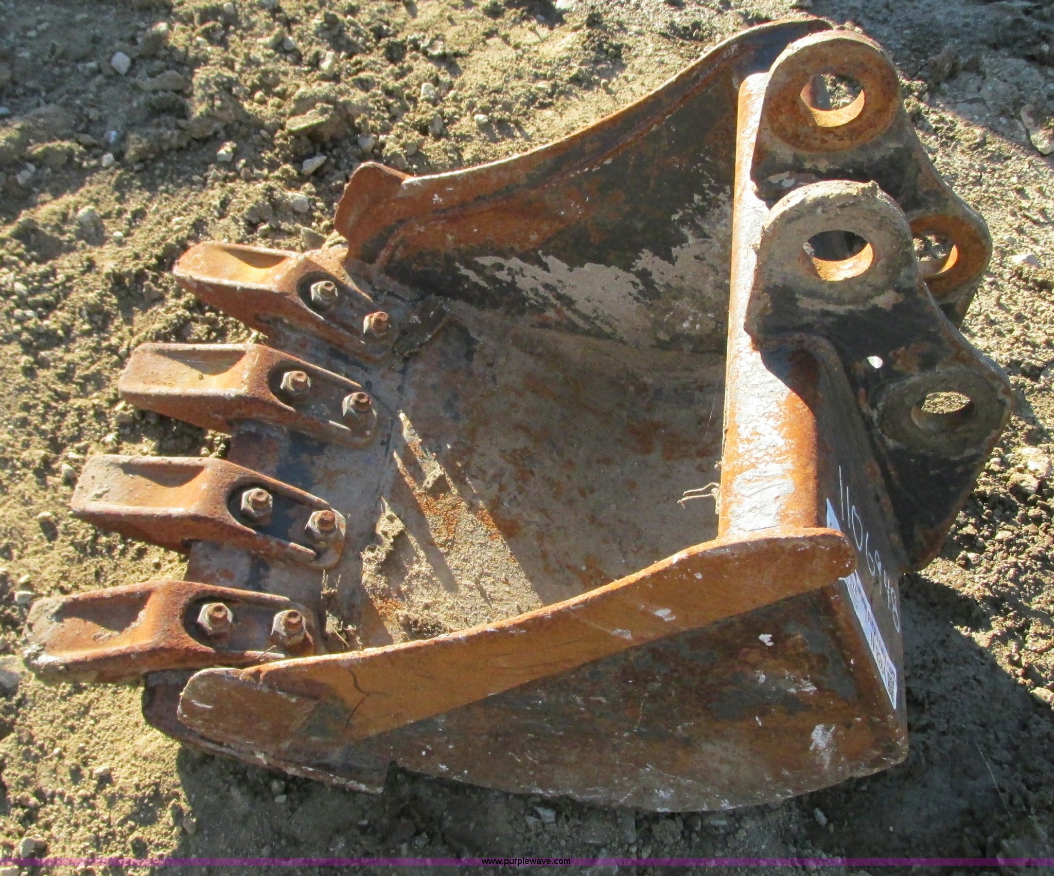 Bobcat mini excavator bucket in Blue Springs, MO Item N9264 sold