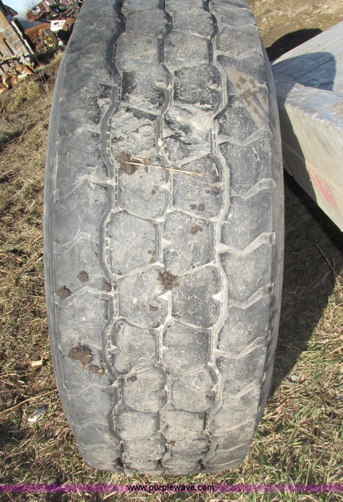 image for item AV9029 (2) Yokohama 285/65R22.5 super single tires