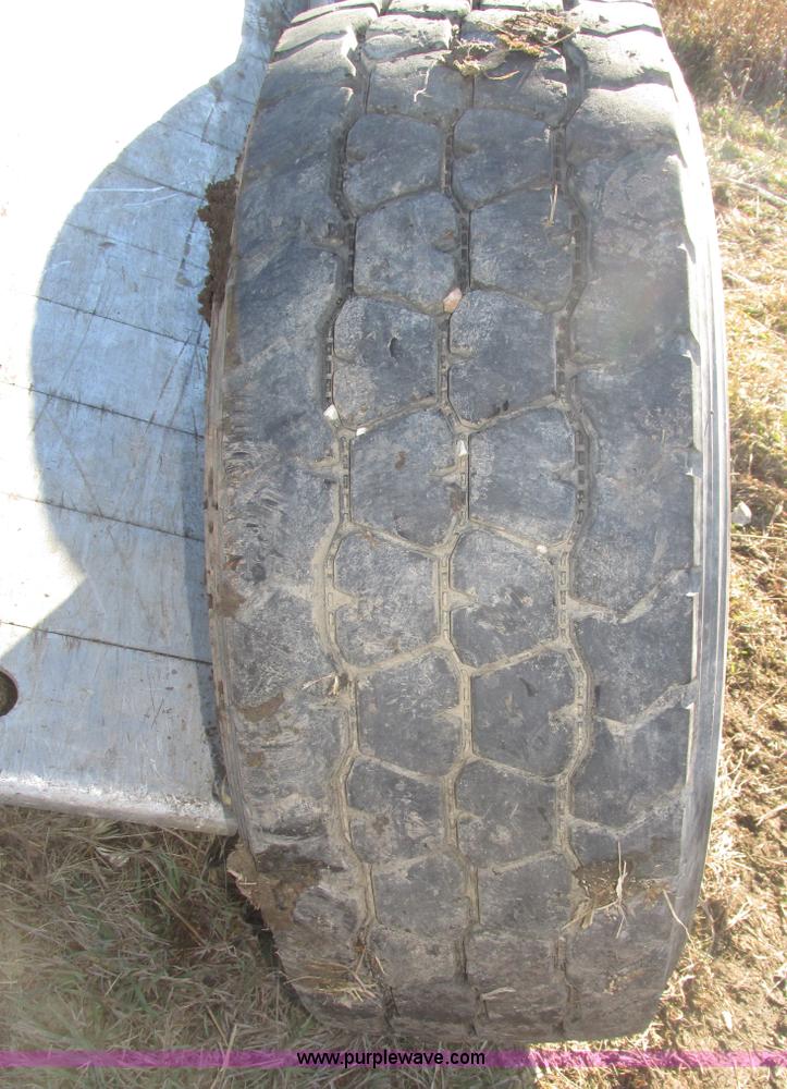 image for item AV9029 (2) Yokohama 285/65R22.5 super single tires