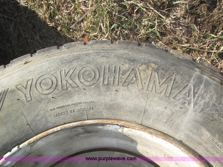image for item AV9029 (2) Yokohama 285/65R22.5 super single tires