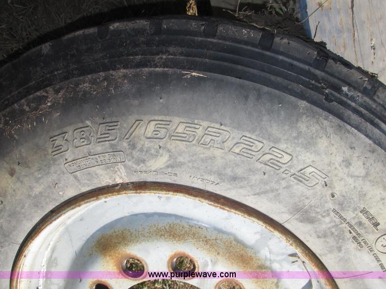 image for item AV9029 (2) Yokohama 285/65R22.5 super single tires