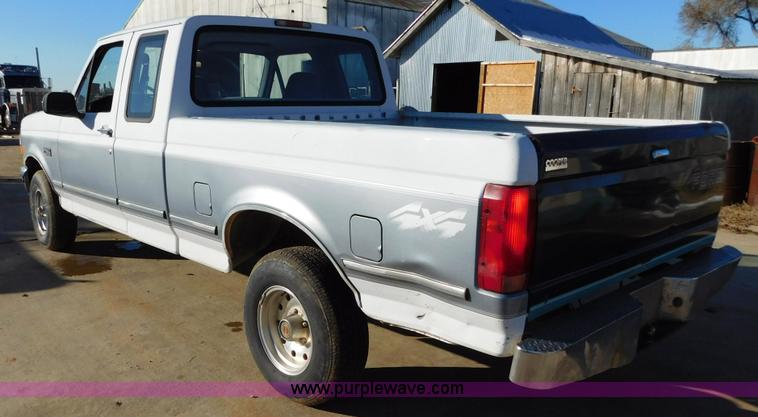image for item AW9356 1994 Ford F150 XLT SuperCab pickup truck