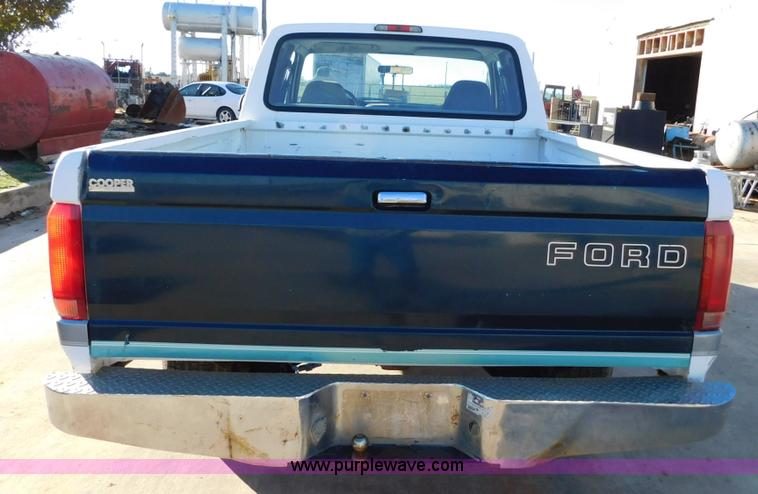 image for item AW9356 1994 Ford F150 XLT SuperCab pickup truck