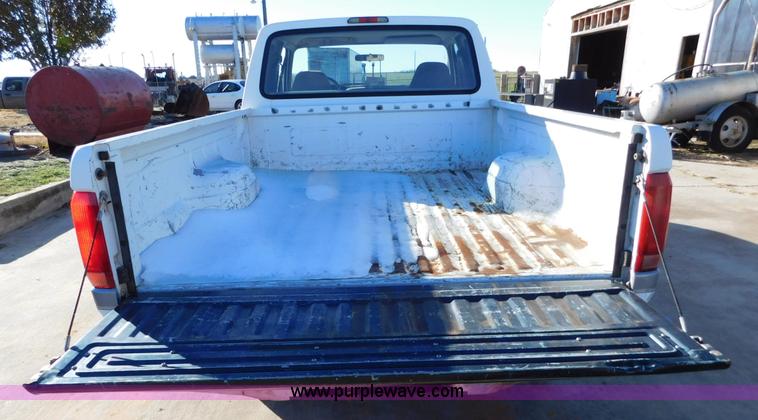 image for item AW9356 1994 Ford F150 XLT SuperCab pickup truck