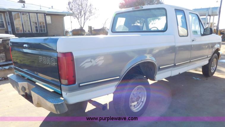image for item AW9356 1994 Ford F150 XLT SuperCab pickup truck