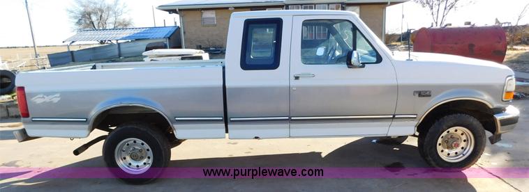 image for item AW9356 1994 Ford F150 XLT SuperCab pickup truck