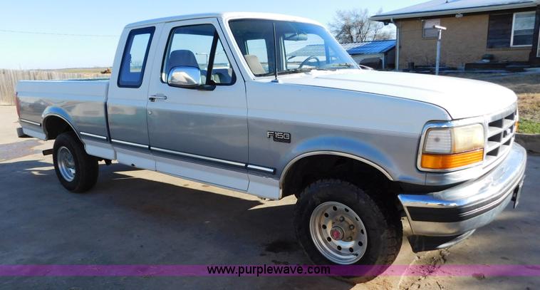 image for item AW9356 1994 Ford F150 XLT SuperCab pickup truck