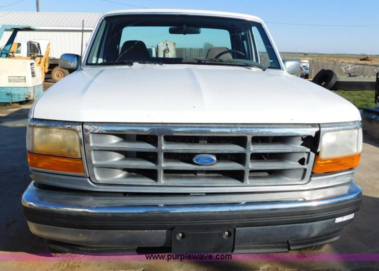 image for item AW9356 1994 Ford F150 XLT SuperCab pickup truck