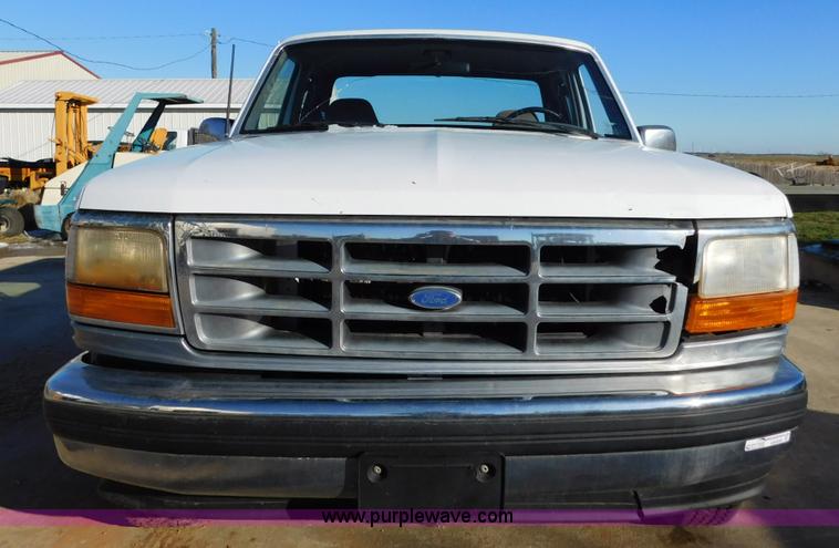 image for item AW9356 1994 Ford F150 XLT SuperCab pickup truck