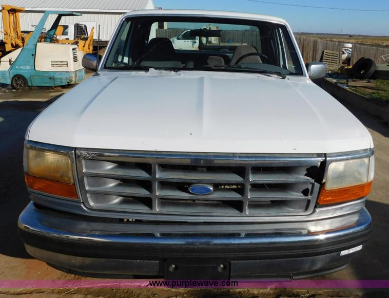 image for item AW9356 1994 Ford F150 XLT SuperCab pickup truck