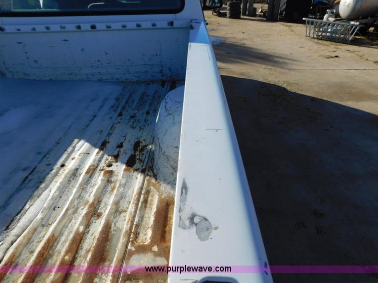 image for item AW9356 1994 Ford F150 XLT SuperCab pickup truck