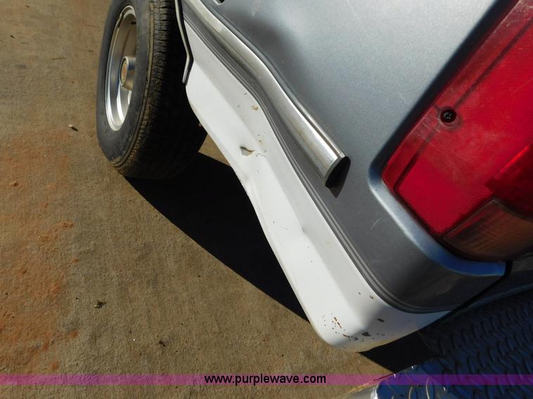 image for item AW9356 1994 Ford F150 XLT SuperCab pickup truck