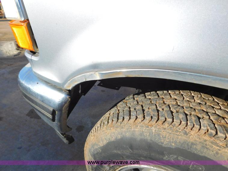 image for item AW9356 1994 Ford F150 XLT SuperCab pickup truck