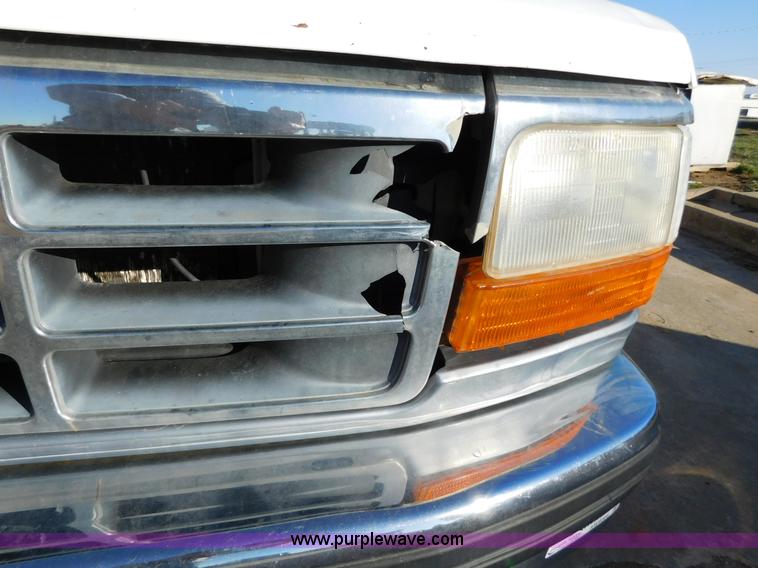 image for item AW9356 1994 Ford F150 XLT SuperCab pickup truck