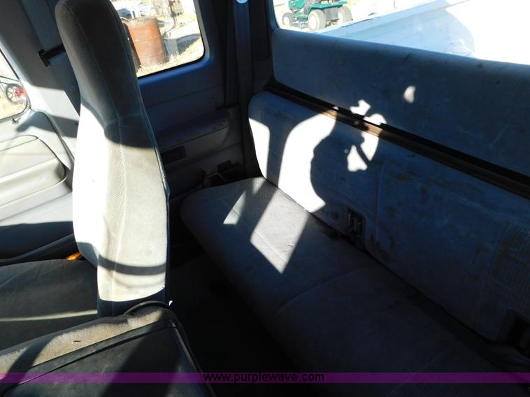 image for item AW9356 1994 Ford F150 XLT SuperCab pickup truck