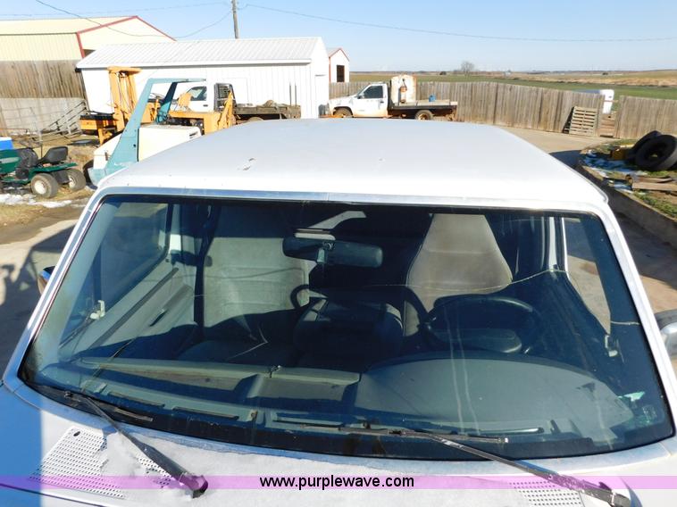 image for item AW9356 1994 Ford F150 XLT SuperCab pickup truck