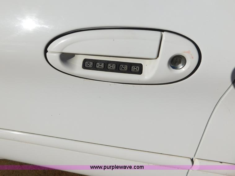 image for item AW9357 1999 Ford Taurus SHO