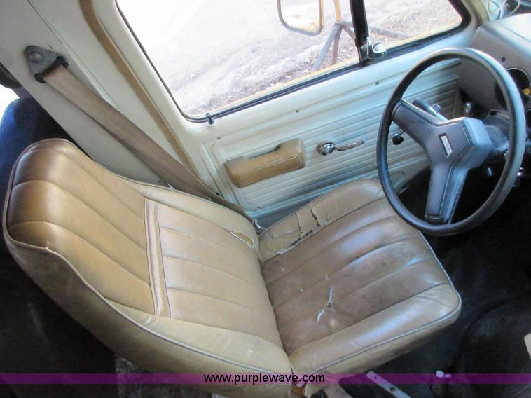 image for item BB9020 1985 Chevrolet G30 van