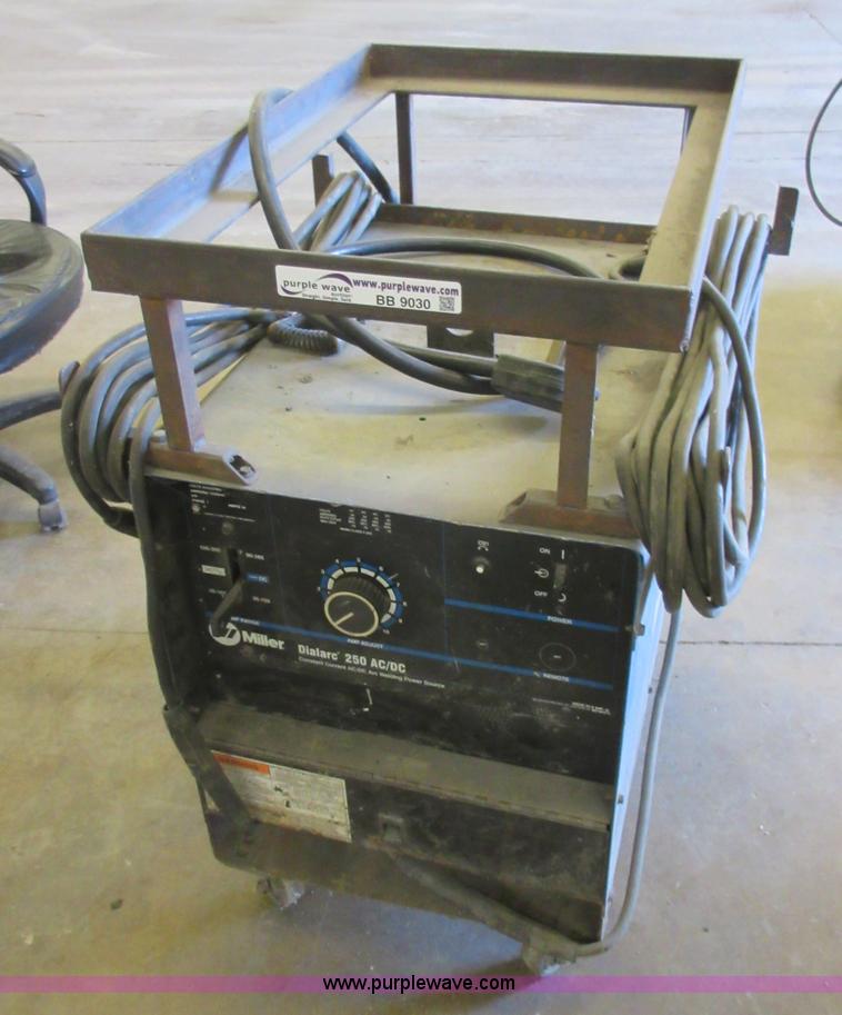 image for item BB9030 Miller Dialarc 250 arc welder