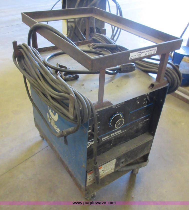 image for item BB9030 Miller Dialarc 250 arc welder