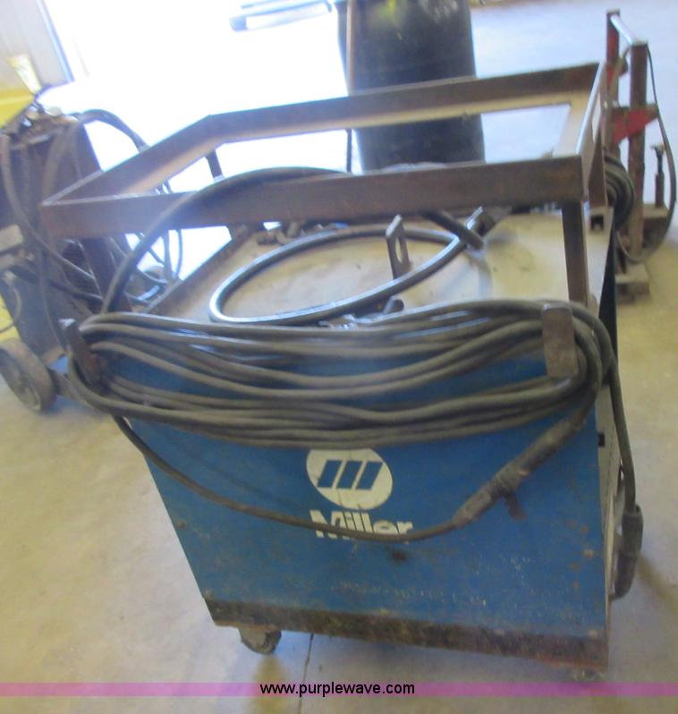 image for item BB9030 Miller Dialarc 250 arc welder