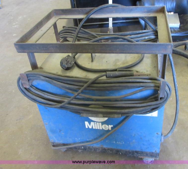 image for item BB9030 Miller Dialarc 250 arc welder