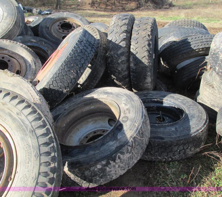 image for item BG9219 Assorted tires and wheels