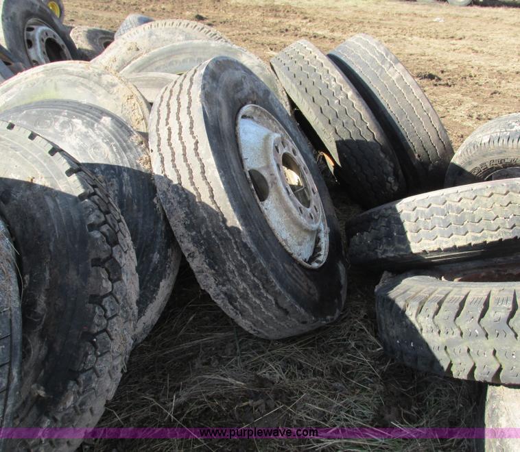 image for item BG9219 Assorted tires and wheels