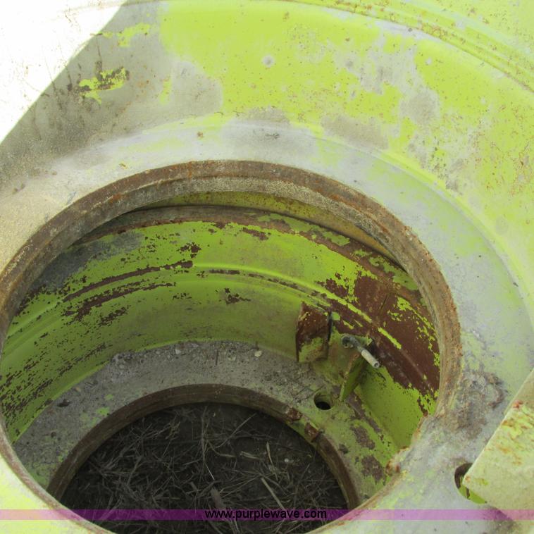 image for item BG9221 (4) 18.00-33 tires and wheels