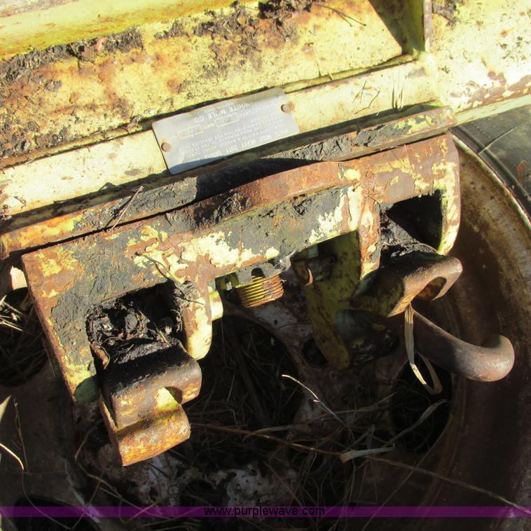 image for item BG9231 White Mule fifth wheel saddle