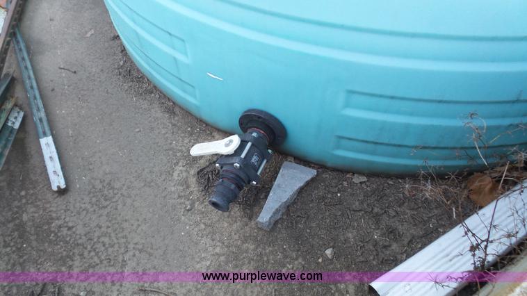 image for item BL9260 Assorted tanks