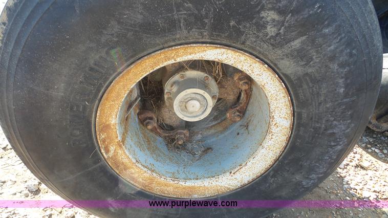 image for item BL9302 Axle with tires and wheels