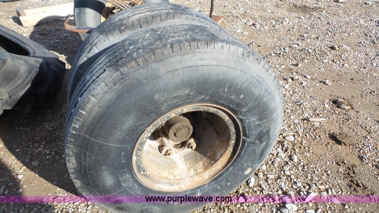 image for item BL9302 Axle with tires and wheels