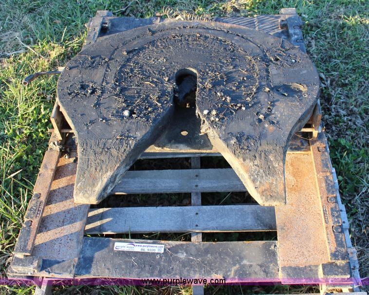 image for item BL9320 (2) fifth wheel plates