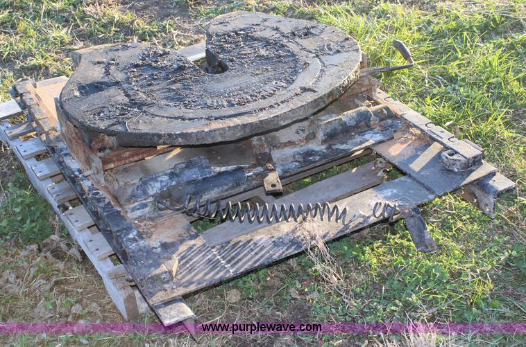 image for item BL9320 (2) fifth wheel plates