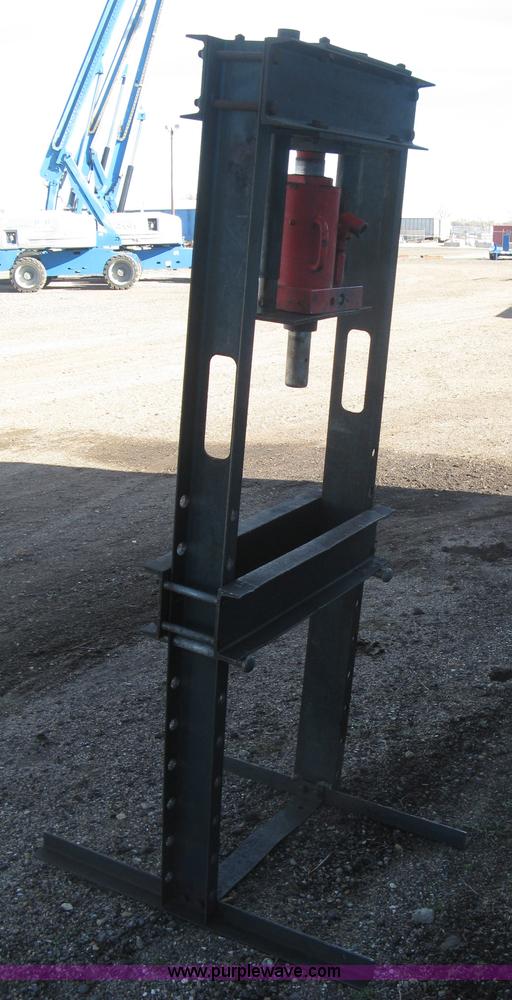 image for item BP9651 Walker J842 hydraulic press