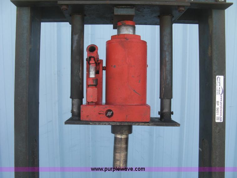 image for item BP9651 Walker J842 hydraulic press