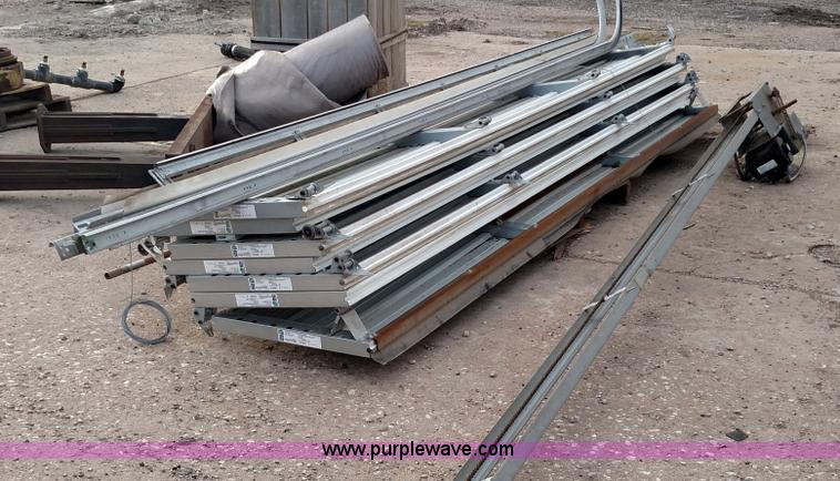 image for item BR9395 Overhead door