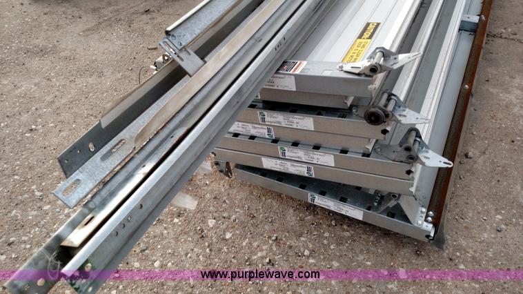 image for item BR9395 Overhead door