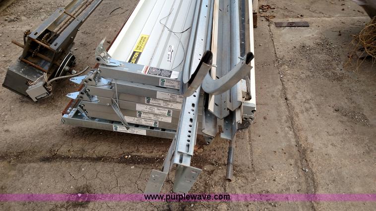 image for item BR9395 Overhead door