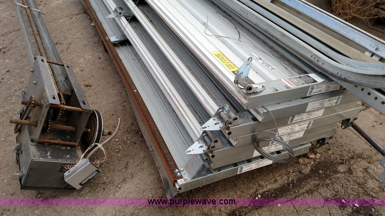 image for item BR9395 Overhead door