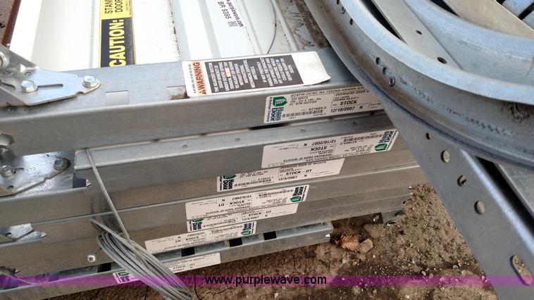 image for item BR9395 Overhead door