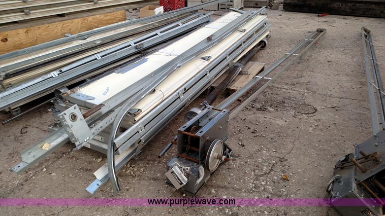 image for item BR9396 Overhead door