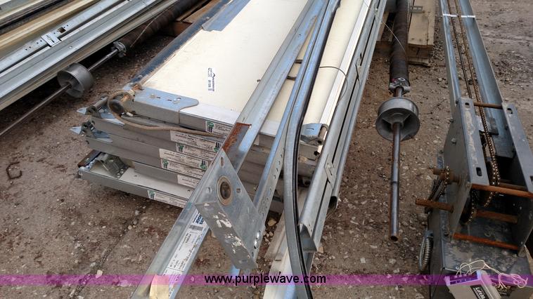 image for item BR9396 Overhead door