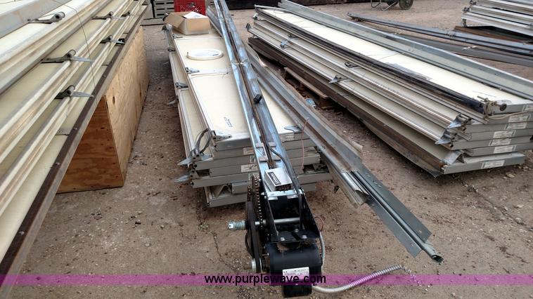 image for item BR9397 Overhead door