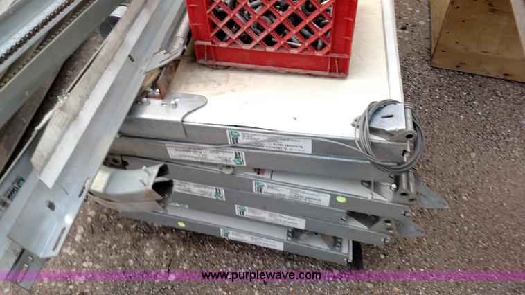 image for item BR9397 Overhead door